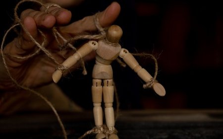 Who is calling the shots in Gopalganj?