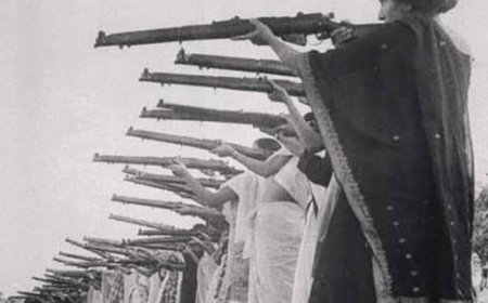 Armed in History, Unarmed in Memory