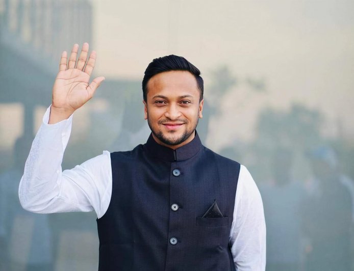 একটা কোট কখন শুধু কোট থাকে না?