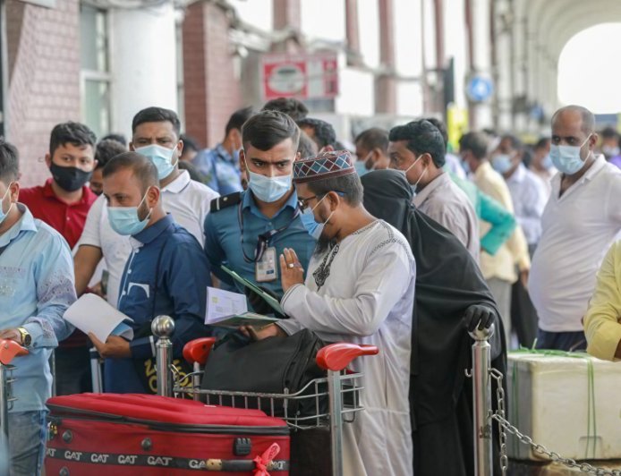 ত্রিশ বিলিয়ন ডলারের প্রশ্ন: প্রবাসী আয়ের জন্য আলাদা মন্ত্রণালয় কেন জরুরি