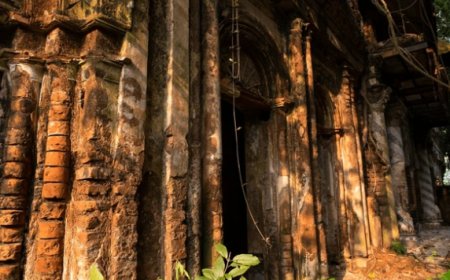 A Tale of Two Clans from Medieval Sylhet