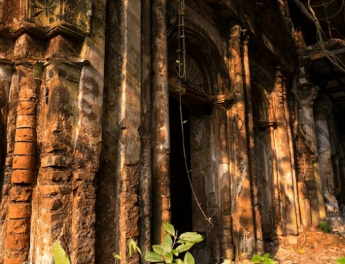 A Tale of Two Clans from Medieval Sylhet