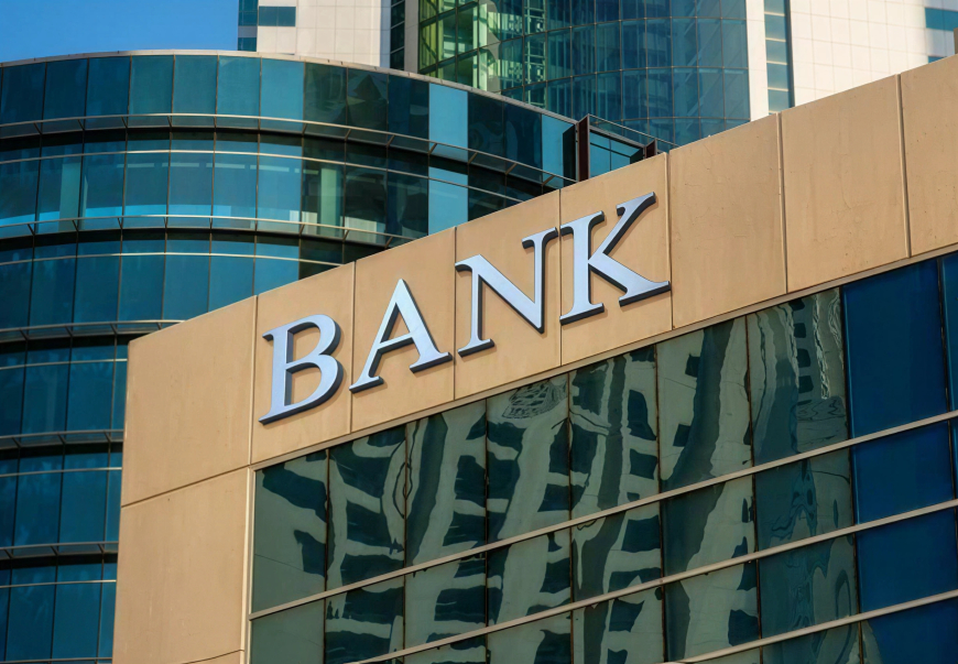 Banks are Flush with Cash, but Businesses are Starved of Credit