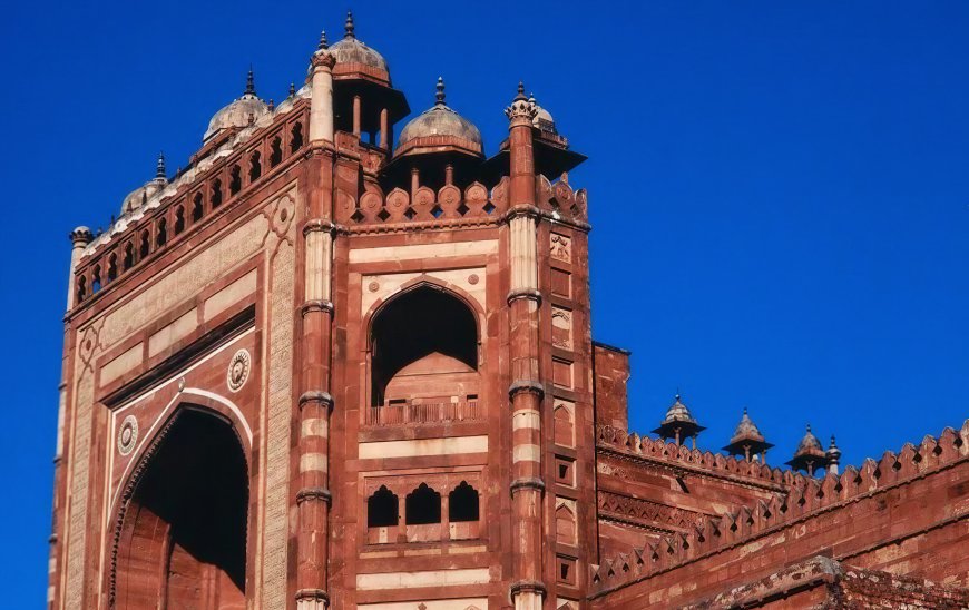The Enchantress of Fatehpur Sikri: A Film We Haven't Made Yet